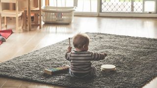 なぜ乳幼児を育てるママは孤独を感じるの?